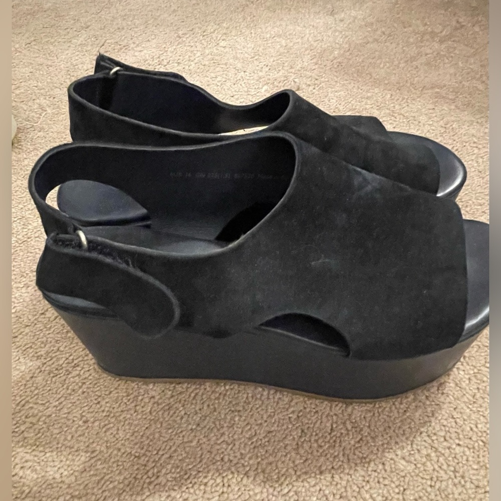 Navy blue. Size 5.5 platform sandal. Cos